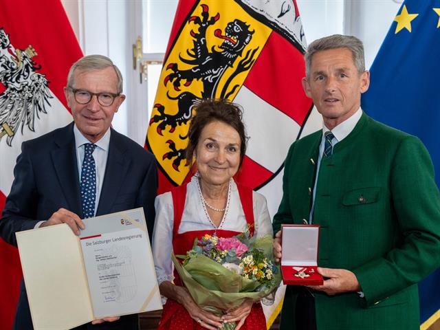 Verleihung Goldenes Verdienstzeichen an Bgm. a.D. Hans Mühlbacher